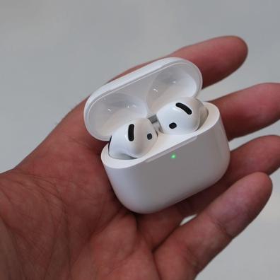 Apple เปิดตัว AirPods 4: หูฟังตัดเสียงรบกวนแบบไม่มีจุกยาง